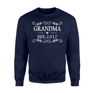 Funny Matching Family Vintage Grandma Est 2017 Gift Sweatshirt
