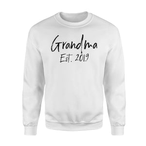 Grandma Established 2019 Pregnancy Announcement Sweatshirt